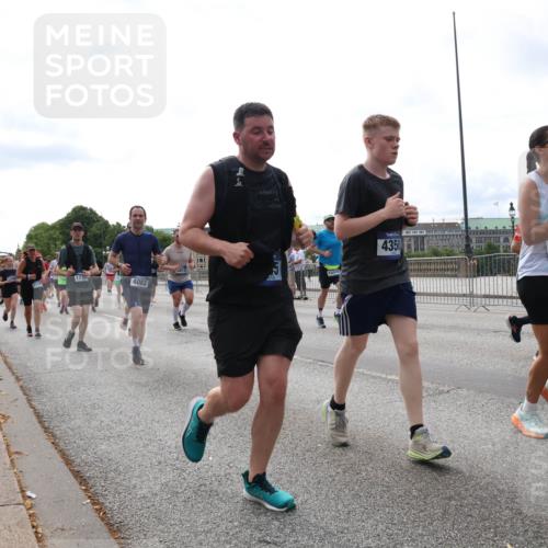 29.06.2025 - hella hamburg halbmarathon Lena Gebhardt http://msf.ph/oto/8288256 29.06.2025 10:21:03 Lombardsbrücke 1, 1, 5813, 1736, 1715, 4082, 15020, 4350, 10585, 2125, 183, 1028, 1266, 1658, 2053, 2101, 2325, 2383, 2635, 2834, 2923, 2945, 2956, 2986, 3122, 3161, 3247, 3453, 3781, 3813, 4082, 4288, 4350, 4754, 4869, 5041, 5061, 5395, 5493, 5625, 5767, 6275, 6308, 6608, 7228, 7522, 7553, 7608, 8113, 8724, 8726, 8844, 8940, 9005, 9011, 9108, 9236, 9501, 9981, 10050, 10350, 10585, 10602, 11100, 11145, 11698, 11995, 12175, 12694, 12844, 13057, 13508 meine-sportfotos.de