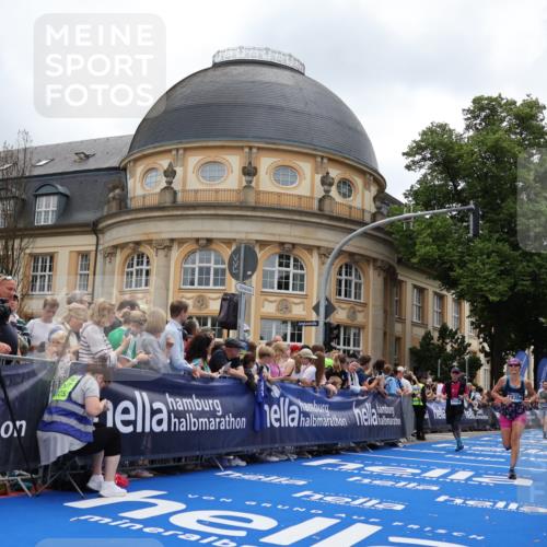 29.06.2025 - hella hamburg halbmarathon Strokosch-Dieckow http://msf.ph/oto/8288378 29.06.2025 10:48:43 Ziel 1094, 1884, 1892, 2442, 4553, 9482, 9538, 10859, 11519, 12533, 14511, 15309, 15384, 16653, 17007, 17127 meine-sportfotos.de