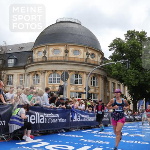 29.06.2025 - hella hamburg halbmarathon Strokosch-Dieckow http://msf.ph/oto/8288425 29.06.2025 10:48:44 Ziel 1094, 1884, 1892, 2442, 4553, 9482, 9538, 10859, 11519, 12421, 12533, 14511, 15309, 15384, 16653, 17007, 17127 meine-sportfotos.de