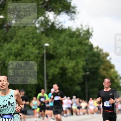 29.06.2025 - hella hamburg halbmarathon Dr. Thomas Lammeyer http://msf.ph/oto/8288436 29.06.2025 10:37:13 Kennedybrücke 1078, 1199, 1324, 1373, 1732, 1879, 2059, 2384, 2838, 2959, 3221, 3391, 3422, 3560, 3653, 3708, 3871, 4030, 4096, 4446, 4555, 5156, 5581, 6861, 7135, 7750, 8170, 8175, 8595, 8839, 8993, 9034, 9289, 9471, 9750, 9768, 9780, 9812, 10002, 10770 meine-sportfotos.de