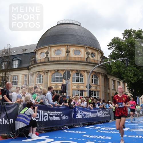 29.06.2025 - hella hamburg halbmarathon Strokosch-Dieckow http://msf.ph/oto/8288455 29.06.2025 10:48:47 Ziel 1094, 1884, 1892, 2442, 7067, 9482, 9661, 11519, 12421, 12533, 13009, 13976, 15309, 15384, 16653, 17007, 17127, 18873 meine-sportfotos.de