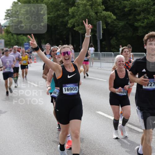 29.06.2025 - hella hamburg halbmarathon Jannik Wohlers http://msf.ph/oto/8288465 29.06.2025 10:36:04 Lombardsbrücke 1102, 1224, 2124, 3398, 3404, 3428, 4442, 5012, 5246, 5427, 5540, 5573, 5747, 5809, 5919, 6190, 6667, 7632, 8498, 8530, 8945, 9115, 9117, 9229, 9918, 10024, 10112, 10146, 10336, 10341, 10984, 11541, 11637, 12343, 12493, 13227, 13445, 14296, 15234, 15568, 15707, 16239, 17156, 17807, 18152, 18226, 18644, 18646, 18918, 18929 meine-sportfotos.de
