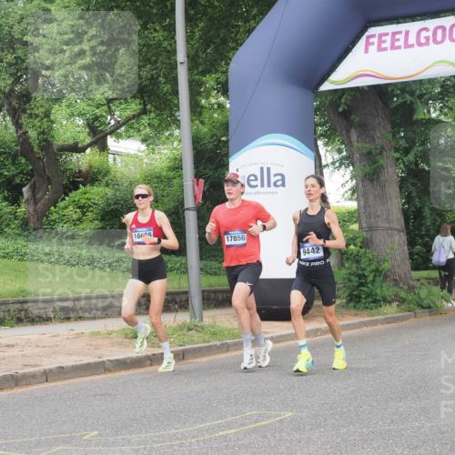 29.06.2025 - hella hamburg halbmarathon KatJ http://msf.ph/oto/8288487 29.06.2025 10:12:20 Zwischen KM18-KM19  meine-sportfotos.de