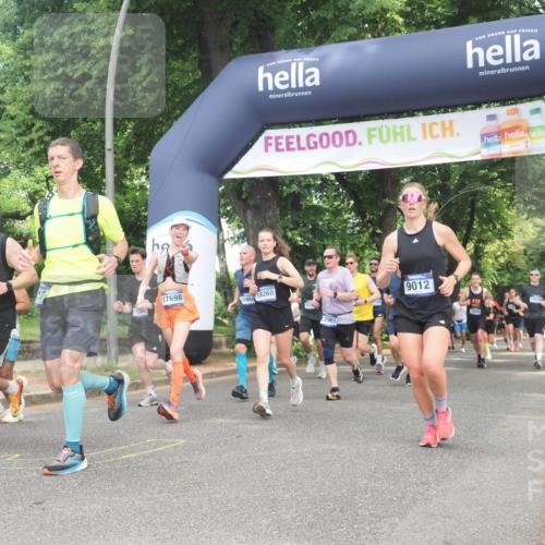 29.06.2025 - hella hamburg halbmarathon KatJ http://msf.ph/oto/8288538 29.06.2025 10:41:44 Zwischen KM18-KM19 1327, 1815, 2119, 3041, 3256, 5319 meine-sportfotos.de