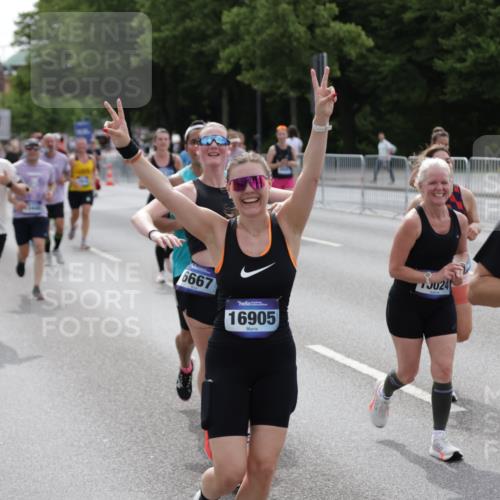 29.06.2025 - hella hamburg halbmarathon Jannik Wohlers http://msf.ph/oto/8288599 29.06.2025 10:36:04 Lombardsbrücke 1102, 1224, 2124, 3398, 3404, 3428, 4442, 5012, 5246, 5427, 5540, 5573, 5747, 5809, 5919, 6190, 6667, 7632, 8498, 8530, 8945, 9115, 9117, 9229, 9918, 10024, 10112, 10146, 10336, 10341, 10984, 11541, 11637, 12343, 12493, 13227, 13445, 14296, 15234, 15568, 15707, 16239, 17156, 17807, 18152, 18226, 18644, 18646, 18918, 18929 meine-sportfotos.de
