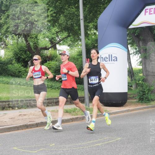29.06.2025 - hella hamburg halbmarathon KatJ http://msf.ph/oto/8288631 29.06.2025 10:12:21 Zwischen KM18-KM19  meine-sportfotos.de