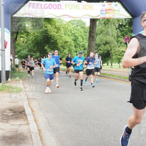 29.06.2025 - hella hamburg halbmarathon MichiJ http://msf.ph/oto/8288639 29.06.2025 10:33:19 Zwischen KM18-KM19 2098, 2590, 4854, 7167, 9030, 10741, 11491, 12783, 13525, 14374, 14722, 15760, 18407, 18637, 18638, 18718 meine-sportfotos.de