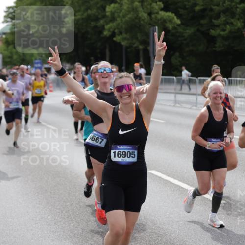 29.06.2025 - hella hamburg halbmarathon Jannik Wohlers http://msf.ph/oto/8288643 29.06.2025 10:36:04 Lombardsbrücke 1102, 1224, 2124, 3398, 3404, 3428, 4442, 5012, 5246, 5427, 5540, 5573, 5747, 5809, 5919, 6190, 6667, 7632, 8498, 8530, 8945, 9115, 9117, 9229, 9918, 10024, 10112, 10146, 10336, 10341, 10984, 11541, 11637, 12343, 12493, 13227, 13445, 14296, 15234, 15568, 15707, 16239, 17156, 17807, 18152, 18226, 18644, 18646, 18918, 18929 meine-sportfotos.de