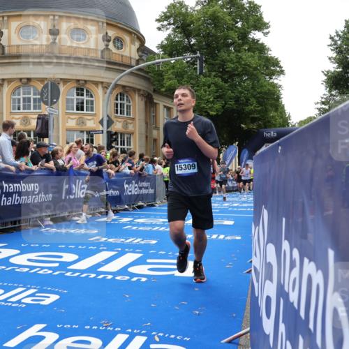 29.06.2025 - hella hamburg halbmarathon Strokosch-Dieckow http://msf.ph/oto/8288662 29.06.2025 10:48:53 Ziel 1381, 1452, 1884, 1892, 2260, 3213, 3985, 7067, 8821, 8889, 9482, 9661, 9695, 11519, 12421, 12534, 13009, 13183, 13688, 13976, 15309, 16653, 17007, 18873 meine-sportfotos.de
