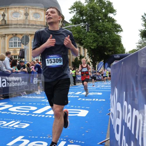 29.06.2025 - hella hamburg halbmarathon Strokosch-Dieckow http://msf.ph/oto/8288667 29.06.2025 10:48:53 Ziel 1381, 1452, 1884, 1892, 2260, 3213, 3985, 7067, 8821, 8889, 9482, 9661, 9695, 11519, 12421, 12534, 13009, 13183, 13688, 13976, 15309, 16653, 17007, 18873 meine-sportfotos.de