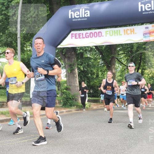 29.06.2025 - hella hamburg halbmarathon KatJ http://msf.ph/oto/8288674 29.06.2025 10:41:46 Zwischen KM18-KM19 1327, 1815, 2119, 3041, 3256, 6581 meine-sportfotos.de