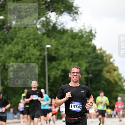 29.06.2025 - hella hamburg halbmarathon Dr. Thomas Lammeyer http://msf.ph/oto/8288727 29.06.2025 10:37:15 Kennedybrücke 1078, 1199, 1324, 1373, 1732, 1879, 2059, 2384, 2838, 3221, 3341, 3391, 3422, 3560, 3653, 3708, 3871, 4030, 4096, 4446, 4555, 5156, 5581, 5917, 6861, 7135, 7750, 8170, 8175, 8595, 8839, 8993, 9034, 9289, 9471, 9750, 9768, 9780, 10770 meine-sportfotos.de