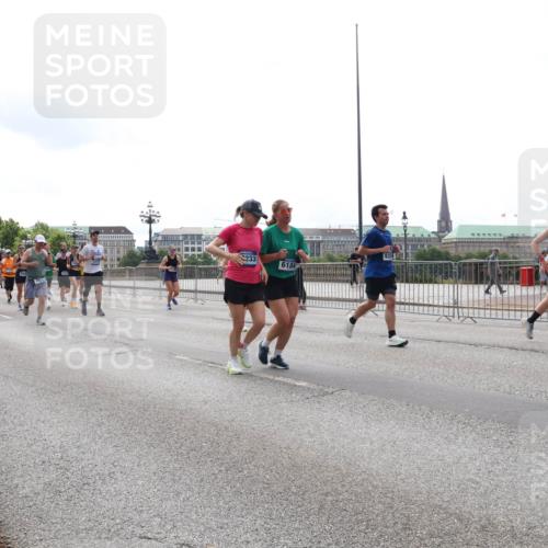 29.06.2025 - hella hamburg halbmarathon Lena Gebhardt http://msf.ph/oto/8288748 29.06.2025 10:36:10 Lombardsbrücke 387, 14189, 7005, 6184, 1008, 1010, 1036, 1102, 1108, 1183, 1224, 1336, 1775, 1780, 1835, 2352, 2520, 2811, 2827, 2870, 3243, 3398, 3401, 3404, 3598, 3699, 3741, 3877, 3990, 4245, 4326, 4413, 4442, 4798, 4902, 4937, 5012, 5246, 5427, 5540, 5573, 5666, 5747, 5809, 5919, 6021, 6092, 6093, 6184, 6417, 6667, 6845, 6896, 7086, 7111, 7140, 7275, 7304, 7575, 7576, 8333, 8356, 8498, 8530, 8581, 8947, 9115, 9117, 9229, 9432, 9819, 12408 meine-sportfotos.de