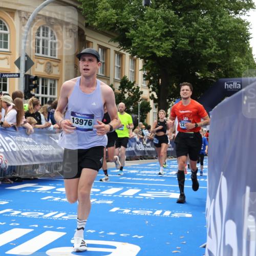 29.06.2025 - hella hamburg halbmarathon Strokosch-Dieckow http://msf.ph/oto/8288755 29.06.2025 10:48:57 Ziel 1381, 1452, 2260, 3213, 3985, 4847, 4890, 7067, 7297, 8302, 8821, 8889, 9661, 9695, 12421, 12534, 13009, 13183, 13614, 13688, 13976, 16627, 17632, 18873 meine-sportfotos.de