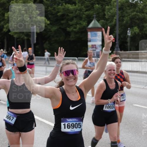 29.06.2025 - hella hamburg halbmarathon Jannik Wohlers http://msf.ph/oto/8288774 29.06.2025 10:36:05 Lombardsbrücke 1102, 1224, 2124, 3398, 3404, 3428, 4442, 5012, 5246, 5427, 5540, 5573, 5747, 5809, 5919, 6190, 6667, 7632, 8498, 8530, 8945, 9115, 9117, 9229, 9918, 10024, 10112, 10146, 10336, 10341, 10984, 11541, 11637, 12343, 12493, 13227, 13445, 14296, 15234, 15568, 15707, 16239, 17156, 17807, 18152, 18226, 18488, 18644, 18646, 18918, 18929 meine-sportfotos.de