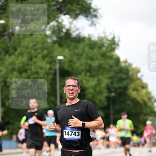29.06.2025 - hella hamburg halbmarathon Dr. Thomas Lammeyer http://msf.ph/oto/8288828 29.06.2025 10:37:15 Kennedybrücke 1078, 1199, 1324, 1373, 1732, 1879, 2059, 2384, 2838, 3221, 3341, 3391, 3422, 3560, 3653, 3708, 3871, 4030, 4096, 4446, 4555, 5156, 5581, 5917, 6861, 7135, 7750, 8170, 8175, 8595, 8839, 8993, 9034, 9289, 9471, 9750, 9768, 9780, 10770 meine-sportfotos.de