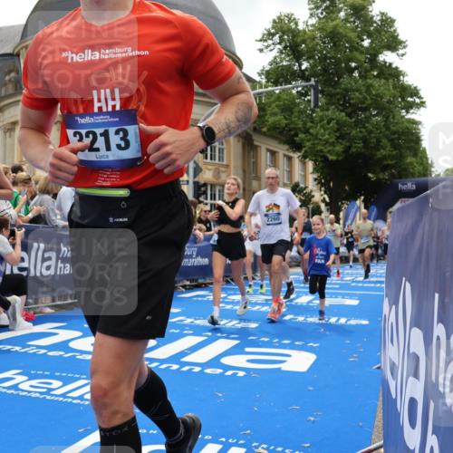 29.06.2025 - hella hamburg halbmarathon Strokosch-Dieckow http://msf.ph/oto/8288854 29.06.2025 10:48:59 Ziel 1381, 1452, 2260, 3213, 3985, 4832, 4847, 4890, 7067, 7297, 8302, 8821, 8889, 9661, 9695, 12534, 13009, 13183, 13614, 13688, 13976, 16627, 17632, 18873 meine-sportfotos.de