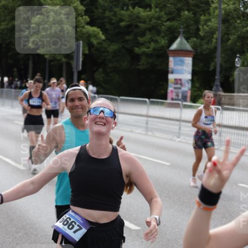 29.06.2025 - hella hamburg halbmarathon Jannik Wohlers http://msf.ph/oto/8288881 29.06.2025 10:36:05 Lombardsbrücke 1102, 1224, 2124, 3398, 3404, 3428, 4442, 5012, 5246, 5427, 5540, 5573, 5747, 5809, 5919, 6190, 6667, 7632, 8498, 8530, 8945, 9115, 9117, 9229, 9918, 10024, 10112, 10146, 10336, 10341, 10984, 11541, 11637, 12343, 12493, 13227, 13445, 14296, 15234, 15568, 15707, 16239, 17156, 17807, 18152, 18226, 18488, 18644, 18646, 18918, 18929 meine-sportfotos.de