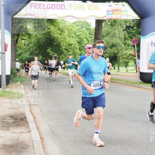 29.06.2025 - hella hamburg halbmarathon MichiJ http://msf.ph/oto/8288882 29.06.2025 10:33:21 Zwischen KM18-KM19 2098, 2590, 4854, 7167, 9030, 9159, 10741, 12643, 14722, 18637 meine-sportfotos.de
