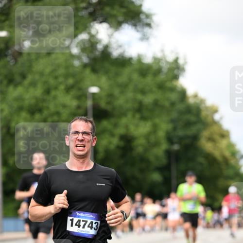 29.06.2025 - hella hamburg halbmarathon Dr. Thomas Lammeyer http://msf.ph/oto/8288889 29.06.2025 10:37:16 Kennedybrücke 1078, 1199, 1324, 1373, 1732, 1879, 2059, 2384, 2838, 3221, 3341, 3391, 3422, 3560, 3653, 3708, 3871, 4030, 4096, 4164, 4446, 4555, 5156, 5581, 5917, 6773, 6861, 7135, 7750, 8170, 8175, 8595, 8839, 8993, 9034, 9289, 9471, 9750, 9768, 9780, 10770 meine-sportfotos.de