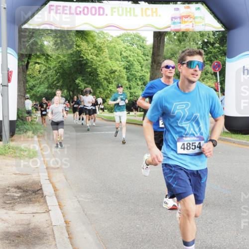 29.06.2025 - hella hamburg halbmarathon MichiJ http://msf.ph/oto/8288911 29.06.2025 10:33:21 Zwischen KM18-KM19 2098, 2590, 4854, 7167, 9030, 9159, 10741, 12643, 14722, 18637 meine-sportfotos.de
