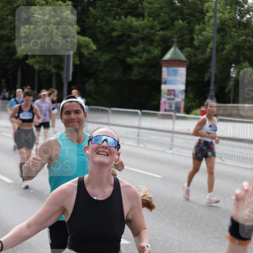 29.06.2025 - hella hamburg halbmarathon Jannik Wohlers http://msf.ph/oto/8288949 29.06.2025 10:36:06 Lombardsbrücke 1102, 1224, 2124, 3398, 3404, 3428, 4442, 5012, 5427, 5540, 5573, 5747, 5809, 5919, 6190, 6667, 7632, 8498, 8530, 8945, 9115, 9117, 9229, 9918, 10024, 10112, 10336, 10341, 10984, 11541, 11637, 12493, 13227, 13265, 13445, 14296, 15077, 15234, 15568, 15707, 16239, 17156, 17807, 18152, 18226, 18488, 18644, 18646, 18918, 18929 meine-sportfotos.de