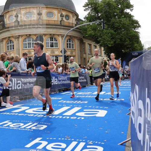 29.06.2025 - hella hamburg halbmarathon Strokosch-Dieckow http://msf.ph/oto/8288962 29.06.2025 10:49:02 Ziel 1381, 1452, 2260, 3213, 3985, 4832, 4847, 4890, 6389, 7297, 8302, 8821, 8889, 9695, 10184, 12534, 13183, 13614, 13688, 16414, 16627, 17173, 17632, 18598, 18842 meine-sportfotos.de