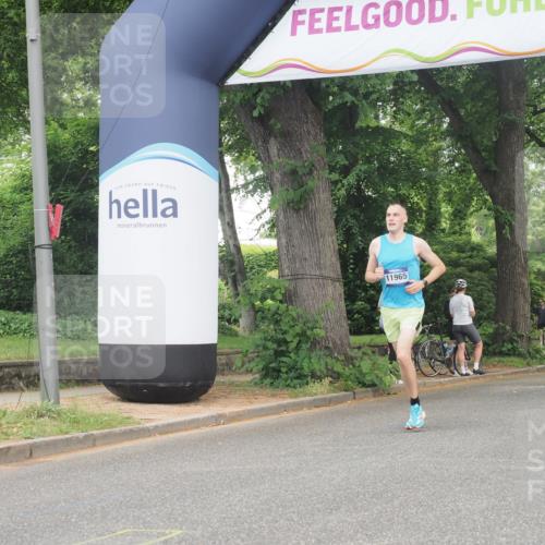 29.06.2025 - hella hamburg halbmarathon KatJ http://msf.ph/oto/8288963 29.06.2025 10:12:23 Zwischen KM18-KM19  meine-sportfotos.de