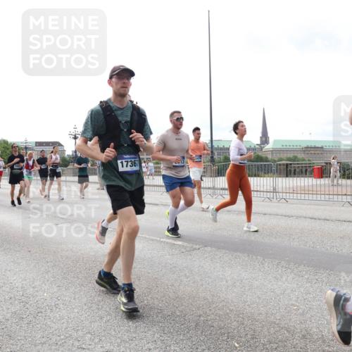 29.06.2025 - hella hamburg halbmarathon Lena Gebhardt http://msf.ph/oto/8289065 29.06.2025 10:21:06 Lombardsbrücke 1715, 17367, 1028, 1266, 1658, 2053, 2101, 2271, 2325, 2383, 2635, 2815, 2834, 2923, 2945, 2956, 2986, 3122, 3161, 3247, 3453, 3781, 3813, 4082, 4288, 4350, 5041, 5061, 5373, 5395, 5493, 5625, 5767, 6275, 6308, 6608, 6844, 7228, 7522, 7553, 7608, 8113, 8724, 8726, 8844, 8940, 9005, 9011, 9108, 9236, 9501, 9981, 10050, 10350, 10585, 10602, 11100, 11145, 11698, 12175, 12694, 12844, 13057, 13508 meine-sportfotos.de