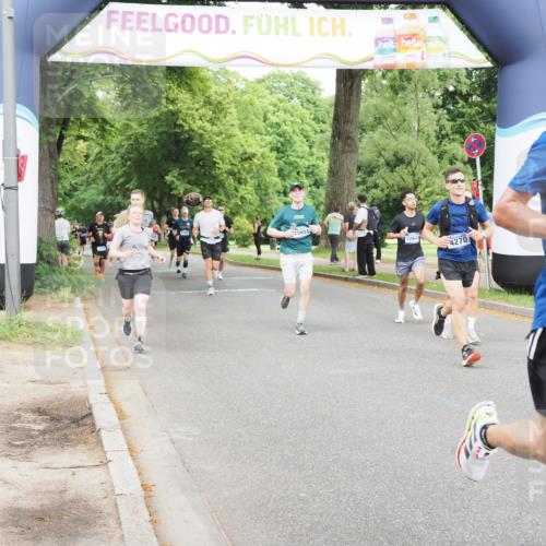 29.06.2025 - hella hamburg halbmarathon MichiJ http://msf.ph/oto/8289128 29.06.2025 10:33:22 Zwischen KM18-KM19 2098, 2590, 4854, 4997, 9159, 10741, 12643, 14722, 18637 meine-sportfotos.de