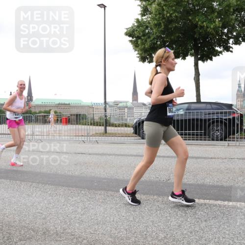 29.06.2025 - hella hamburg halbmarathon Lena Gebhardt http://msf.ph/oto/8289142 29.06.2025 10:55:37 Lombardsbrücke 18972, 862, 1013, 1616, 1873, 1917, 2090, 2452, 3101, 3115, 3157, 3244, 3577, 4039, 4265, 4470, 4628, 4896, 5040, 5220, 5222, 5483, 5487, 5575, 6055, 6056, 6113, 6257, 6395, 6396, 6594, 7219, 7548, 7680, 7766, 7969, 8110, 8403, 8519, 8527, 8532, 8533, 8626, 8648, 9548, 9614, 9618, 9857, 9858, 9861, 9865, 9956, 10094, 10436, 10438, 10449, 10458, 10559, 10593, 10885, 11109, 11903, 11962, 11963, 12695, 12902, 13098, 13230, 14727, 15152, 15160, 16385 meine-sportfotos.de