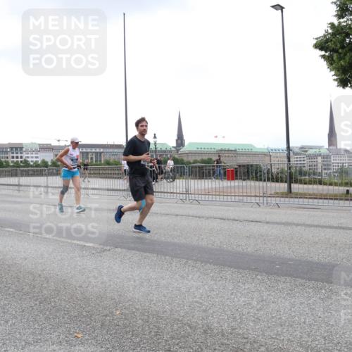 29.06.2025 - hella hamburg halbmarathon Lena Gebhardt http://msf.ph/oto/8289169 29.06.2025 10:46:39 Lombardsbrücke 1073, 1363, 1371, 1375, 1429, 1465, 1532, 1608, 1720, 1837, 1999, 2162, 2211, 2320, 2500, 2697, 2981, 3277, 3406, 3407, 3469, 3734, 3823, 4119, 4202, 4296, 4342, 4355, 4448, 4604, 5697, 5700, 5854, 5953, 6068, 6124, 6161, 6740, 7303, 7364, 7368, 7374, 7412, 7767, 7827, 7960, 7983, 8047, 8477, 8486, 8551, 8553, 8700, 9129, 9337, 9445, 9691, 10153, 10230, 11361, 11910, 12298, 12333, 12507, 12522, 13969, 14261, 15852, 16882, 16987 meine-sportfotos.de