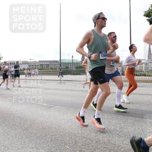 29.06.2025 - hella hamburg halbmarathon Lena Gebhardt http://msf.ph/oto/8289206 29.06.2025 10:21:06 Lombardsbrücke 1715, 12694, 381, 304, 1028, 1266, 1658, 2053, 2101, 2271, 2325, 2383, 2635, 2815, 2834, 2923, 2945, 2956, 2986, 3122, 3161, 3247, 3453, 3781, 3813, 4082, 4288, 4350, 5041, 5061, 5373, 5395, 5493, 5625, 5767, 6275, 6308, 6608, 6844, 7228, 7522, 7553, 7608, 8113, 8724, 8726, 8844, 8940, 9005, 9011, 9108, 9236, 9501, 9981, 10050, 10350, 10585, 10602, 11100, 11145, 11698, 12175, 12694, 12844, 13057, 13508 meine-sportfotos.de