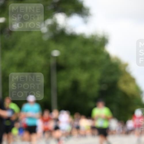 29.06.2025 - hella hamburg halbmarathon Dr. Thomas Lammeyer http://msf.ph/oto/8289254 29.06.2025 10:37:17 Kennedybrücke 1078, 1199, 1324, 1373, 1732, 1879, 2059, 2085, 2384, 2838, 3221, 3341, 3391, 3422, 3560, 3653, 3871, 4030, 4096, 4164, 4446, 4555, 5156, 5581, 5917, 6773, 6861, 7750, 8170, 8175, 8595, 8839, 8993, 9034, 9289, 9471, 9750, 9768, 9780, 10770 meine-sportfotos.de