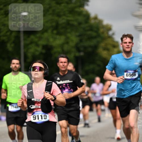 29.06.2025 - hella hamburg halbmarathon Dr. Thomas Lammeyer http://msf.ph/oto/8289297 29.06.2025 10:16:03 Kennedybrücke 1062, 1249, 1790, 1850, 3182, 3248, 3262, 3746, 3837, 4453, 4499, 5176, 6822, 6871, 6966, 7370, 7474, 8206, 8207, 9119, 9253, 9254, 9405 meine-sportfotos.de