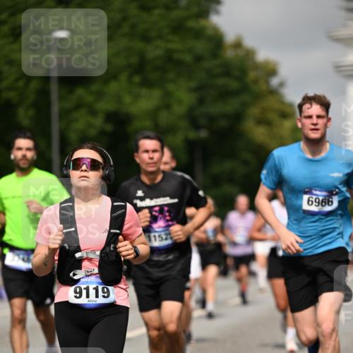 29.06.2025 - hella hamburg halbmarathon Dr. Thomas Lammeyer http://msf.ph/oto/8289307 29.06.2025 10:16:03 Kennedybrücke 1062, 1249, 1790, 1850, 3182, 3248, 3262, 3746, 3837, 4453, 4499, 5176, 6822, 6871, 6966, 7370, 7474, 8206, 8207, 9119, 9253, 9254, 9405 meine-sportfotos.de