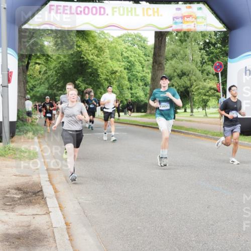 29.06.2025 - hella hamburg halbmarathon MichiJ http://msf.ph/oto/8289330 29.06.2025 10:33:23 Zwischen KM18-KM19 2590, 4270, 4854, 4997, 7709, 9159, 10741, 12643, 15651 meine-sportfotos.de