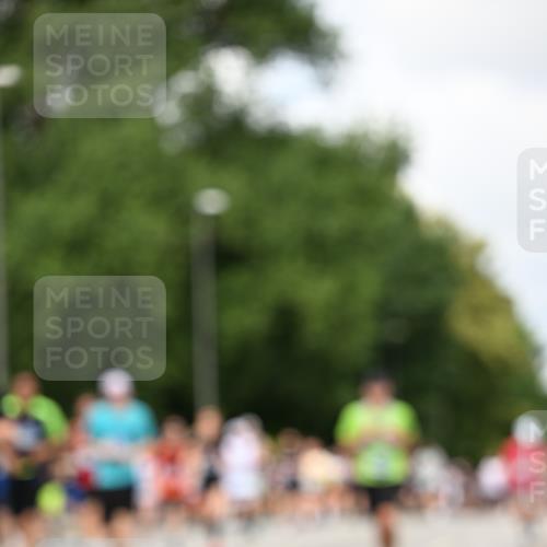 29.06.2025 - hella hamburg halbmarathon Dr. Thomas Lammeyer http://msf.ph/oto/8289419 29.06.2025 10:37:17 Kennedybrücke 1078, 1199, 1324, 1373, 1732, 1879, 2059, 2085, 2384, 2838, 3221, 3341, 3391, 3422, 3560, 3653, 3871, 4030, 4096, 4164, 4446, 4555, 5156, 5581, 5917, 6773, 6861, 7750, 8170, 8175, 8595, 8839, 8993, 9034, 9289, 9471, 9750, 9768, 9780, 10770 meine-sportfotos.de