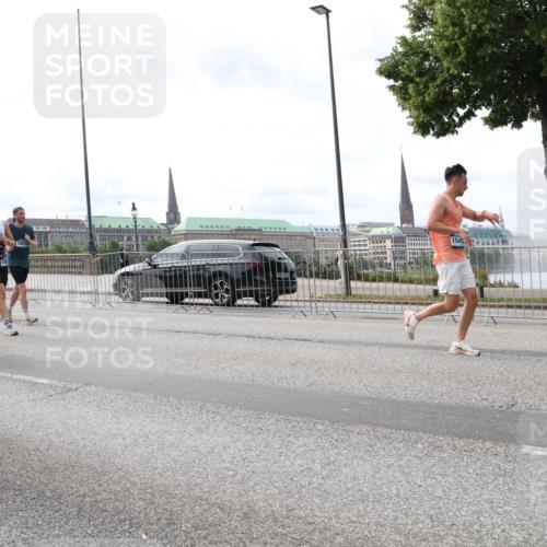 29.06.2025 - hella hamburg halbmarathon Lena Gebhardt http://msf.ph/oto/8289492 29.06.2025 10:21:08 Lombardsbrücke 10, 1715, 16256, 1547, 1028, 1266, 1658, 2101, 2271, 2325, 2383, 2635, 2815, 2834, 2923, 2945, 2956, 2986, 3122, 3161, 3247, 3453, 3781, 3813, 3817, 4082, 4288, 4350, 5041, 5061, 5373, 5395, 5493, 5767, 6275, 6308, 6608, 6844, 7228, 7375, 7522, 7553, 7608, 8095, 8113, 8724, 8726, 8844, 8940, 9005, 9011, 9100, 9108, 9236, 9501, 9981, 10050, 10350, 10585, 10602, 11100, 11145, 11698, 12175, 12694, 12844, 13057, 13508 meine-sportfotos.de