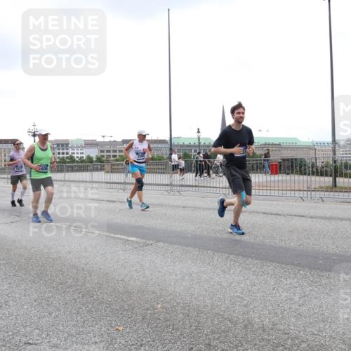 29.06.2025 - hella hamburg halbmarathon Lena Gebhardt http://msf.ph/oto/8289531 29.06.2025 10:46:40 Lombardsbrücke 1073, 1286, 1363, 1371, 1375, 1429, 1465, 1532, 1608, 1720, 1837, 1999, 2162, 2211, 2320, 2500, 2697, 2981, 3277, 3406, 3407, 3469, 3734, 3823, 4119, 4202, 4296, 4342, 4355, 4448, 4604, 5697, 5700, 5854, 5953, 6068, 6124, 6161, 6740, 7303, 7364, 7368, 7374, 7412, 7767, 7827, 7960, 7983, 8047, 8477, 8486, 8551, 8553, 8700, 9129, 9337, 9691, 10153, 10230, 11361, 11910, 12298, 12333, 12507, 12522, 13969, 14261, 15852, 16882, 16987 meine-sportfotos.de