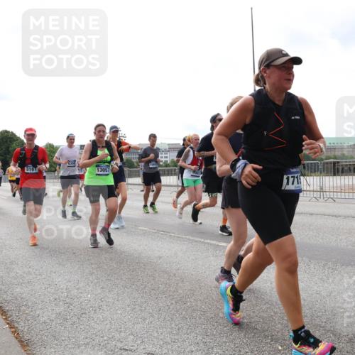 29.06.2025 - hella hamburg halbmarathon Lena Gebhardt http://msf.ph/oto/8289556 29.06.2025 10:21:08 Lombardsbrücke 3161, 13057, 171, 1028, 1266, 1658, 2101, 2271, 2325, 2383, 2635, 2815, 2834, 2923, 2945, 2956, 2986, 3122, 3161, 3247, 3453, 3781, 3813, 3817, 4082, 4288, 4350, 5041, 5061, 5373, 5395, 5493, 5767, 6275, 6308, 6608, 6844, 7228, 7375, 7522, 7553, 7608, 8095, 8113, 8724, 8726, 8844, 8940, 9005, 9011, 9100, 9108, 9236, 9501, 9981, 10050, 10350, 10585, 10602, 11100, 11145, 11698, 12175, 12694, 12844, 13057, 13508 meine-sportfotos.de