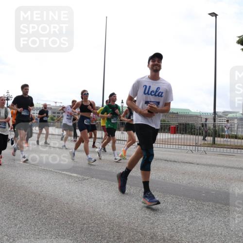 29.06.2025 - hella hamburg halbmarathon Lena Gebhardt http://msf.ph/oto/8289628 29.06.2025 10:36:14 Lombardsbrücke 4134, 1780, 14133, 17732, 6896, 18, 1507, 1008, 1010, 1036, 1102, 1108, 1183, 1224, 1775, 1780, 1835, 2124, 2352, 2520, 2811, 2827, 2870, 3398, 3401, 3404, 3428, 3598, 3699, 3741, 3877, 3990, 4245, 4326, 4413, 4442, 4798, 4937, 5012, 5246, 5427, 5540, 5573, 5666, 5747, 5809, 5919, 6021, 6092, 6093, 6184, 6190, 6417, 6667, 6845, 6896, 7086, 7111, 7140, 7275, 7304, 7575, 7576, 7632, 8333, 8356, 8498, 8530, 8581, 8945, 8947, 9115, 9117, 9229, 9432, 12408 meine-sportfotos.de