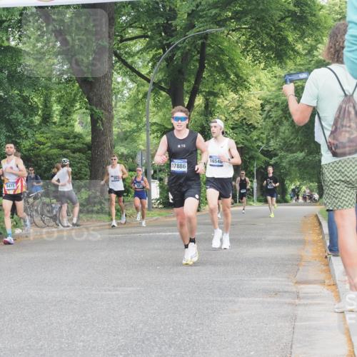29.06.2025 - hella hamburg halbmarathon KatJ http://msf.ph/oto/8289656 29.06.2025 10:12:35 Zwischen KM18-KM19  meine-sportfotos.de
