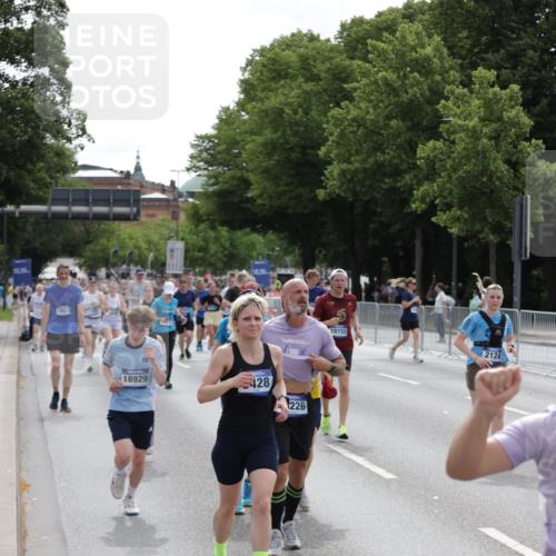 29.06.2025 - hella hamburg halbmarathon Jannik Wohlers http://msf.ph/oto/8289657 29.06.2025 10:36:08 Lombardsbrücke 1224, 2124, 3398, 3428, 4442, 5012, 5427, 5540, 5573, 5747, 5919, 6190, 6667, 7632, 8498, 8530, 8945, 9115, 9117, 9229, 9918, 10024, 10112, 10336, 10984, 11541, 11637, 12493, 13092, 13265, 13266, 13445, 13903, 14296, 15077, 15234, 15568, 15707, 15805, 16228, 16239, 16977, 17156, 17807, 18152, 18174, 18226, 18488, 18644, 18646, 18918, 18929 meine-sportfotos.de