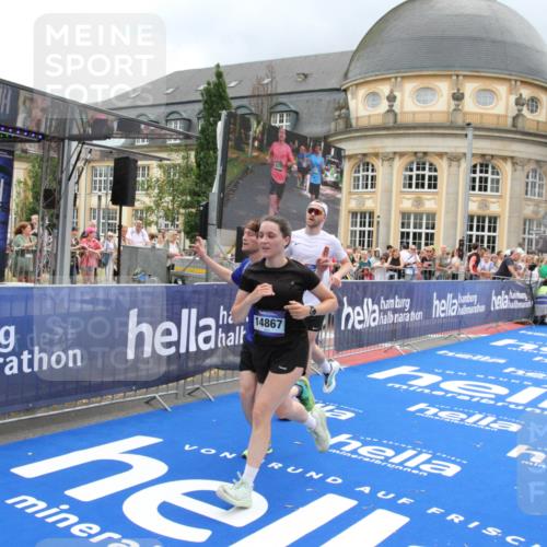 29.06.2025 - hella hamburg halbmarathon Michael Strokosch http://msf.ph/oto/8289688 29.06.2025 10:56:05 Ziel 1180, 3042, 3058, 7594, 14867, 15184, 15868, 16176, 17640, 18212 meine-sportfotos.de