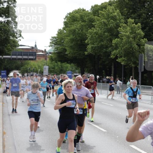 29.06.2025 - hella hamburg halbmarathon Jannik Wohlers http://msf.ph/oto/8289710 29.06.2025 10:36:08 Lombardsbrücke 1224, 2124, 3398, 3428, 4442, 5012, 5427, 5540, 5573, 5747, 5919, 6190, 6667, 7632, 8498, 8530, 8945, 9115, 9117, 9229, 9918, 10024, 10112, 10336, 10984, 11541, 11637, 12493, 13092, 13265, 13266, 13445, 13903, 14296, 15077, 15234, 15568, 15707, 15805, 16228, 16239, 16977, 17156, 17807, 18152, 18174, 18226, 18488, 18644, 18646, 18918, 18929 meine-sportfotos.de