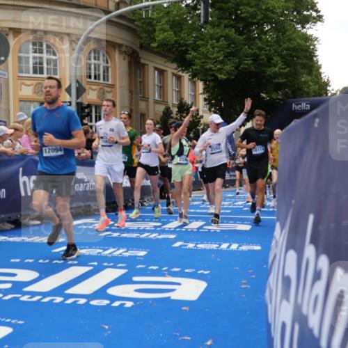 29.06.2025 - hella hamburg halbmarathon Strokosch-Dieckow http://msf.ph/oto/8289725 29.06.2025 10:49:32 Ziel 1342, 1476, 2504, 2516, 2592, 2596, 2878, 2889, 2937, 5705, 5978, 6115, 8437, 8689, 8813, 9038, 9463, 9649, 11339, 11340, 11679, 11779, 11977, 12094, 13233, 13269, 14562, 14838, 15392, 15857, 16114, 16592, 16738, 16891, 17001, 18058, 18476, 18887, 18960 meine-sportfotos.de