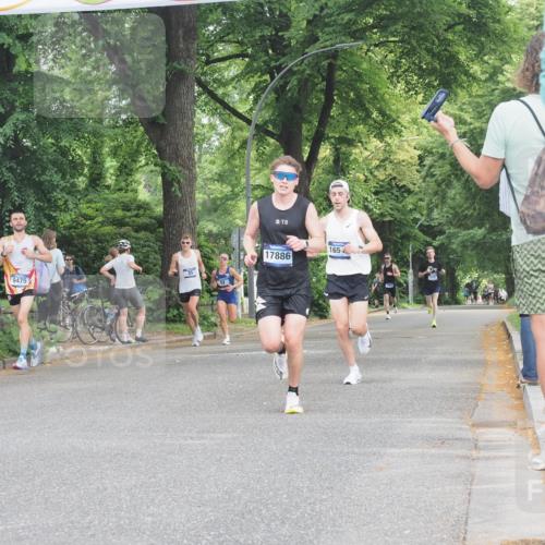 29.06.2025 - hella hamburg halbmarathon KatJ http://msf.ph/oto/8289764 29.06.2025 10:12:35 Zwischen KM18-KM19  meine-sportfotos.de