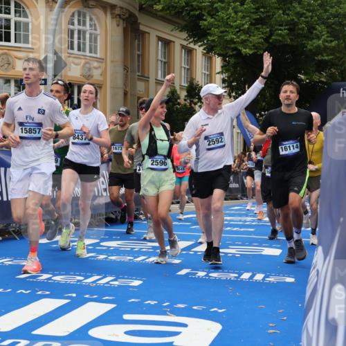 29.06.2025 - hella hamburg halbmarathon Strokosch-Dieckow http://msf.ph/oto/8289770 29.06.2025 10:49:33 Ziel 1476, 2504, 2516, 2592, 2596, 2706, 2878, 2889, 2937, 5705, 5978, 6115, 8437, 8689, 8813, 9038, 9463, 9649, 11339, 11340, 11679, 11977, 12094, 13233, 13269, 14562, 15392, 15857, 16114, 16592, 16738, 16843, 16891, 17001, 18058, 18451, 18476, 18887, 18960 meine-sportfotos.de