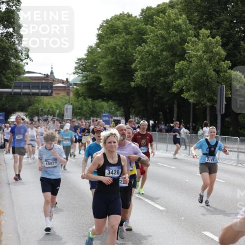 29.06.2025 - hella hamburg halbmarathon Jannik Wohlers http://msf.ph/oto/8289805 29.06.2025 10:36:08 Lombardsbrücke 1224, 2124, 3398, 3428, 4442, 5012, 5427, 5540, 5573, 5747, 5919, 6190, 6667, 7632, 8498, 8530, 8945, 9115, 9117, 9229, 9918, 10024, 10112, 10336, 10984, 11541, 11637, 12493, 13092, 13265, 13266, 13445, 13903, 14296, 15077, 15234, 15568, 15707, 15805, 16228, 16239, 16977, 17156, 17807, 18152, 18174, 18226, 18488, 18644, 18646, 18918, 18929 meine-sportfotos.de